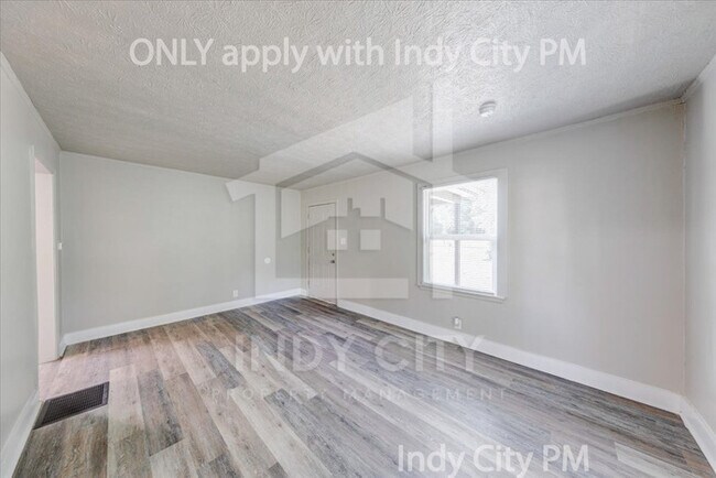 Photo - 3220 E 34th St
