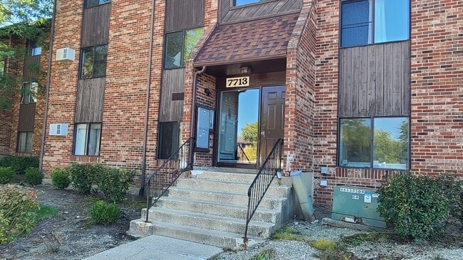 Building Photo - 7713 Woodward Ave Unit 3B