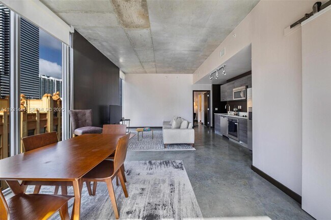 Photo - 151 SE 1st St Unit 401