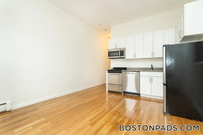 Photo - 179 St Botolph St Unit 4