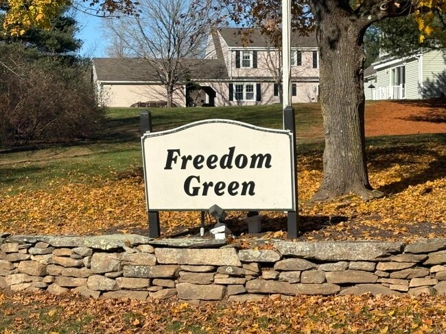 Building Photo - 15 Patriots Square Unit 15