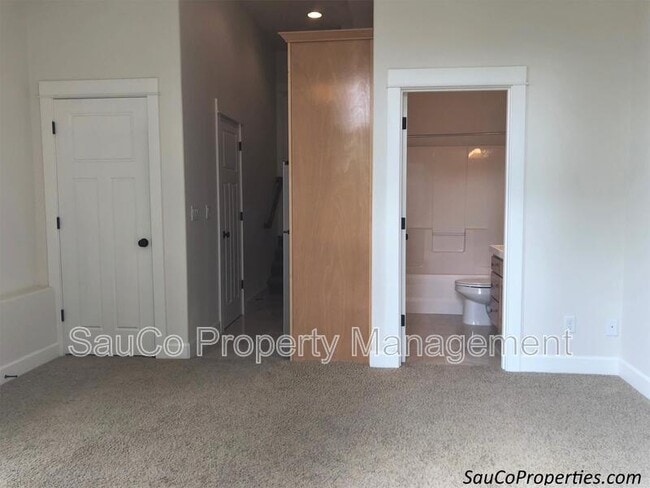 Photo - 3340 SW 12th Ave Unit B - 1