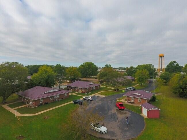 Photo - 302 Fairground Rd