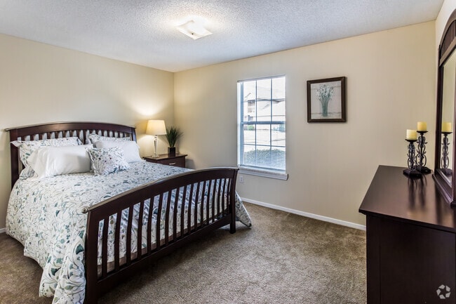 2BR, 2BA - 1,094SF - Second Bedroom