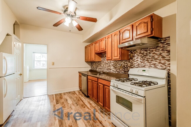 Photo - 115 16th St SE