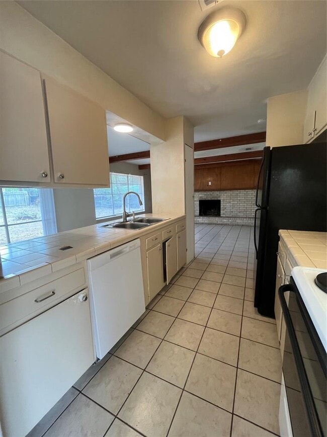 Photo - 1002 Hillyer St