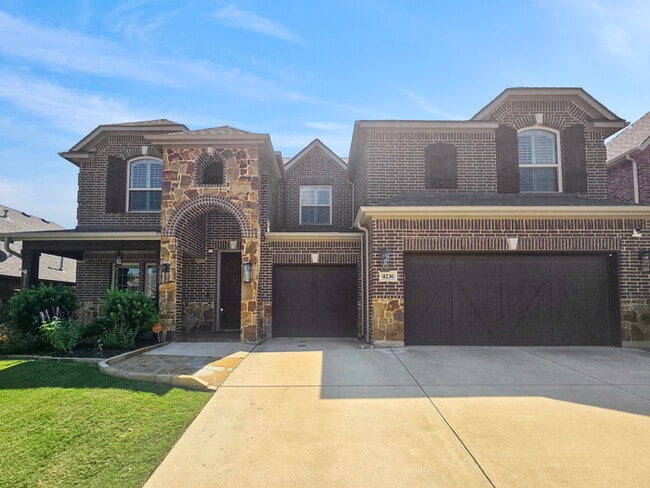 Building Photo - Immaculate 4-Bedroom Home with Luxury Upgr...