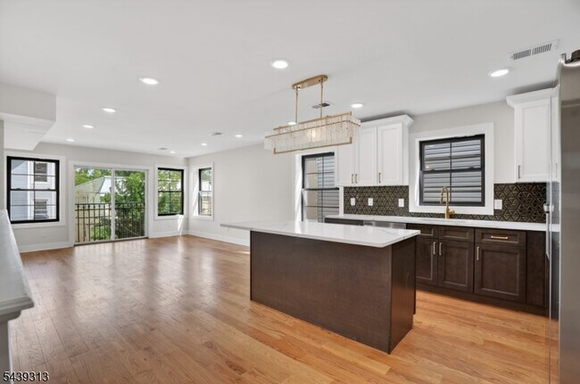 Photo - 747 S 11th St