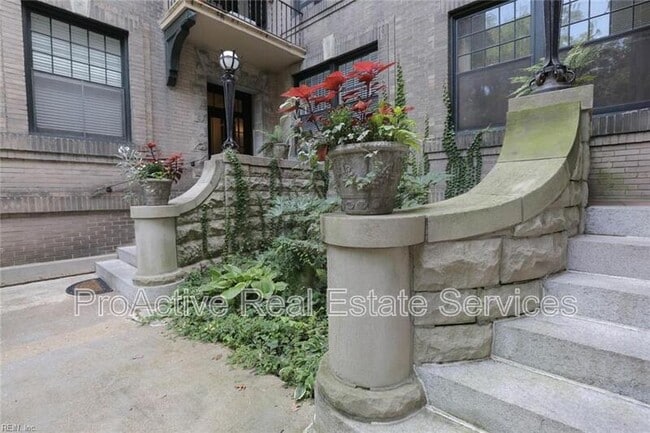 Photo - 812 Stockley Gardens Unit 01