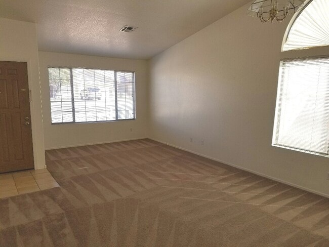 Photo - SPACIOUS HOME IN GREAT NORTHWEST LOCATION!