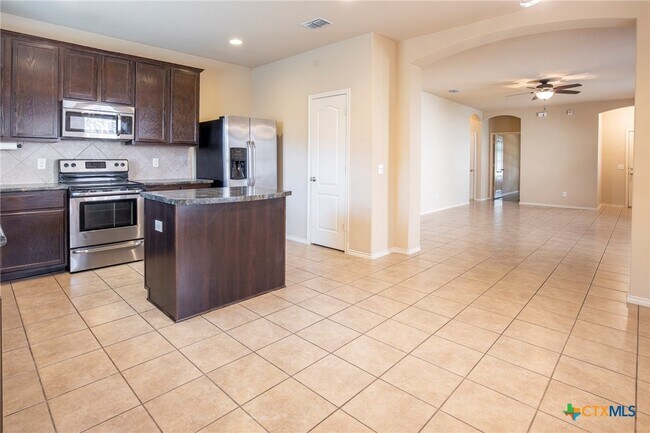 Photo - 433 Stonebrook Dr