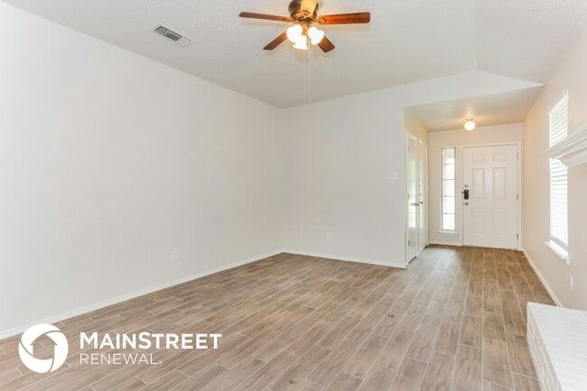 Photo - 548 Langston St