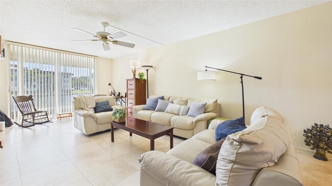Photo - 381 S Hollybrook Dr Unit 106