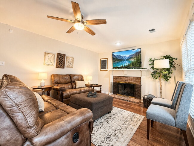 Building Photo - 10300 Rougemont Ln Unit SI ID1536501P