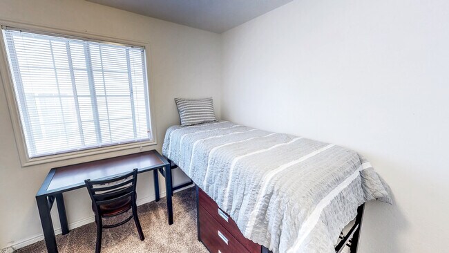 Photo - Autumn Winds Apartments