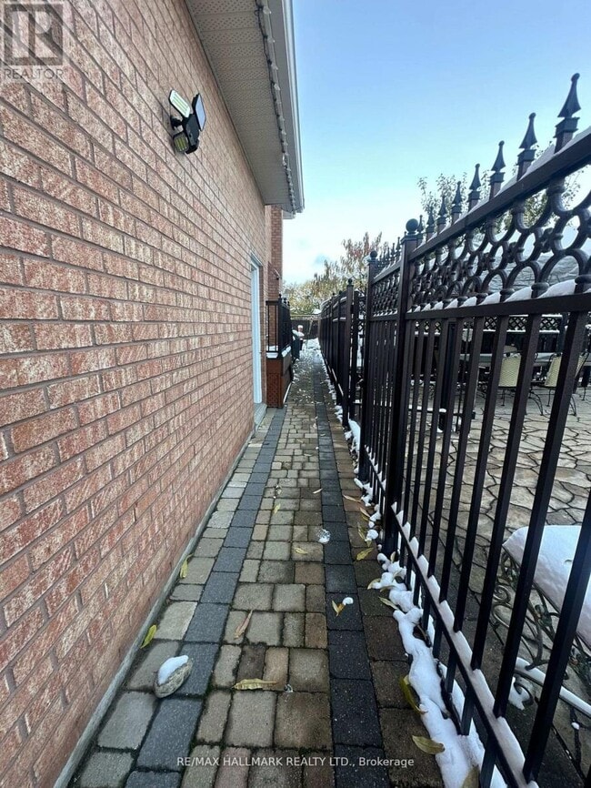 Photo - 190 Falstaff Ave