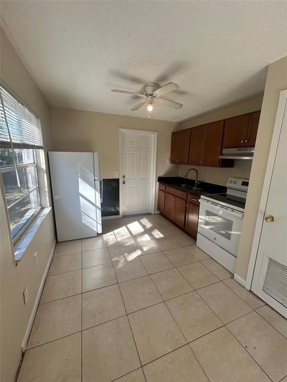 Photo - 276 Short St