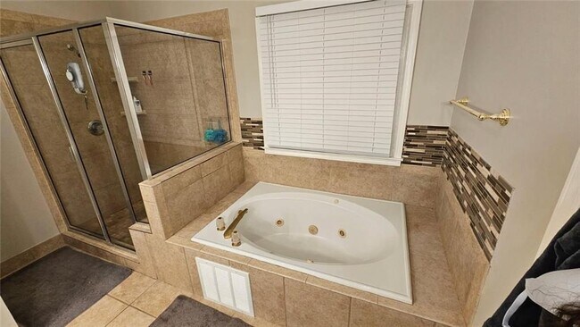 Photo - 6116 Braidwood Ln