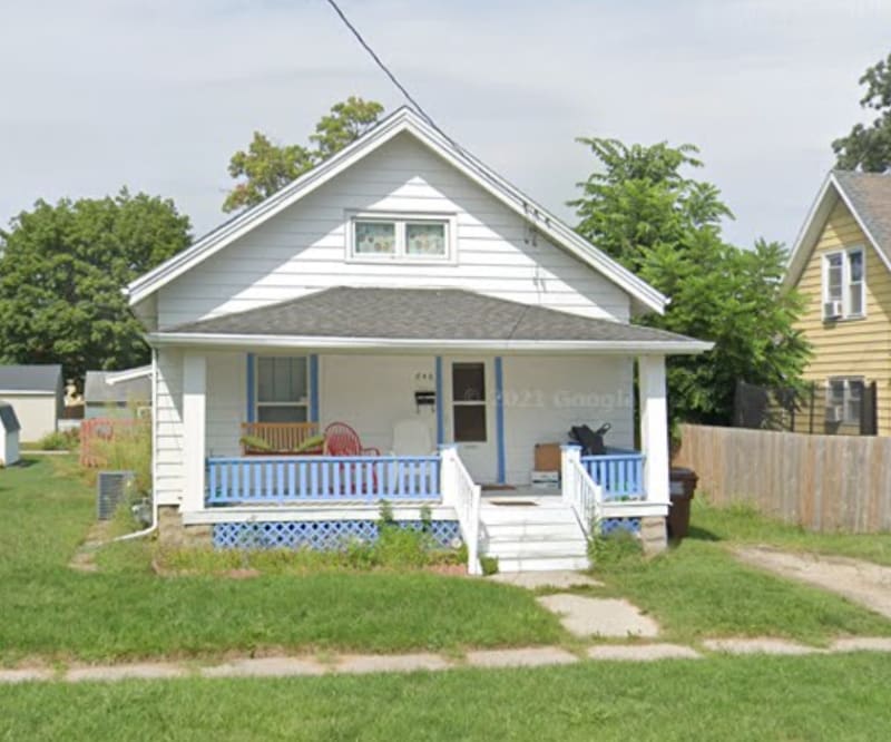 Photo - 846 Roscoe Ave