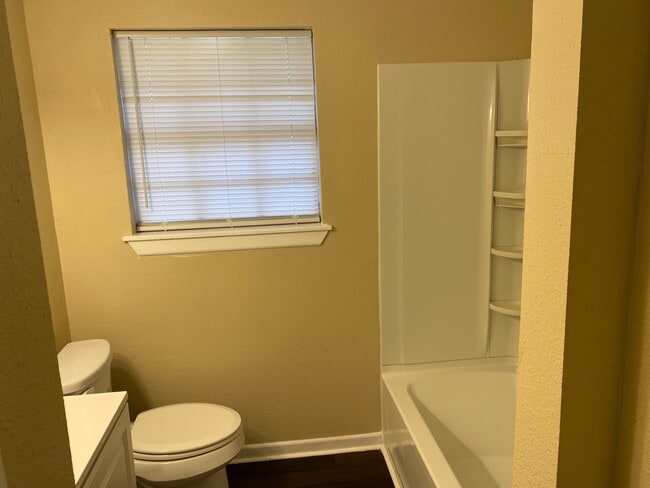 Photo - 112 County Rd 921