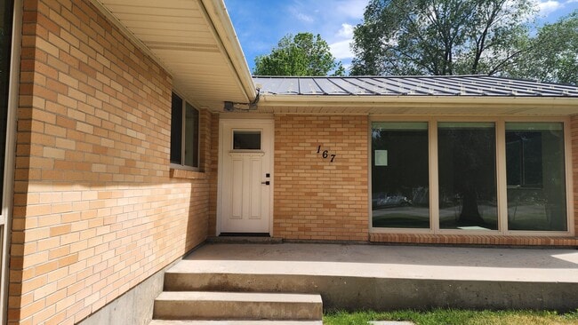 Photo - Earnshaw Estates 2 Unit Earnshaw- B