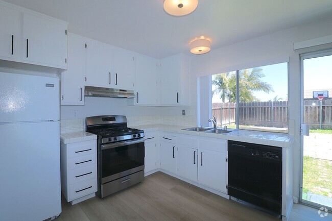 Building Photo - Come check out this 2/2 house in Mira Mesa...
