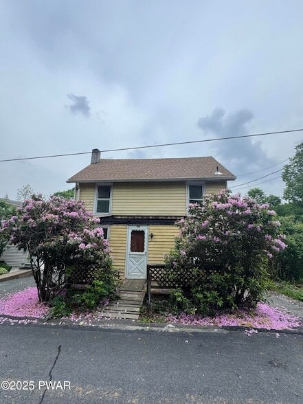 Photo - 109 Broad St House
