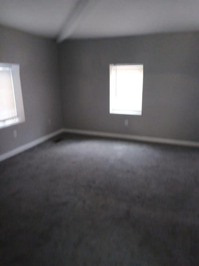 Building Photo - Beautiful 3 Bedroom, 2.1 Bath Home in Trenton!