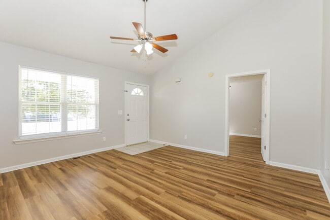 Photo - 420 Wildwood Dr