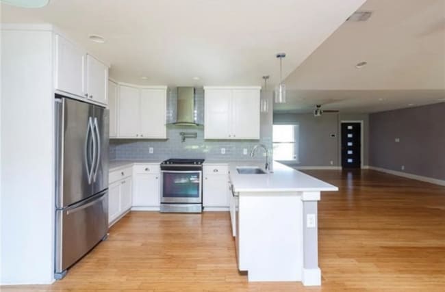 Photo - 2509 Loyola Ln