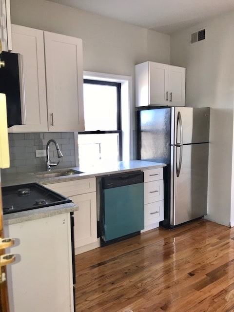 Photo - 1351 W Roscoe St