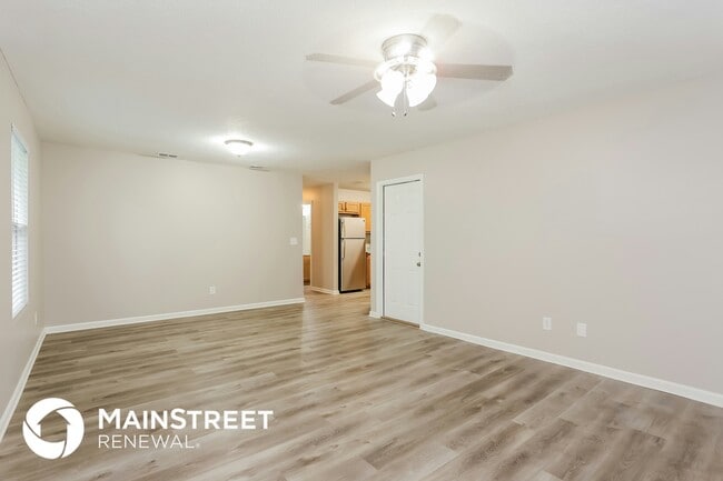 Photo - 3750 Warwick St