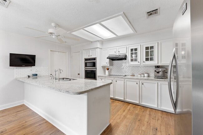 Photo - 12210 Ravenmoor Dr