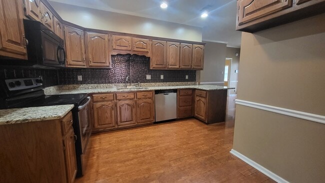 Photo - 8023 Jills Creek Dr