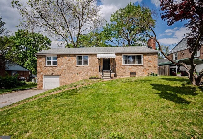 Building Photo - 409 S Lynn Dr Rental