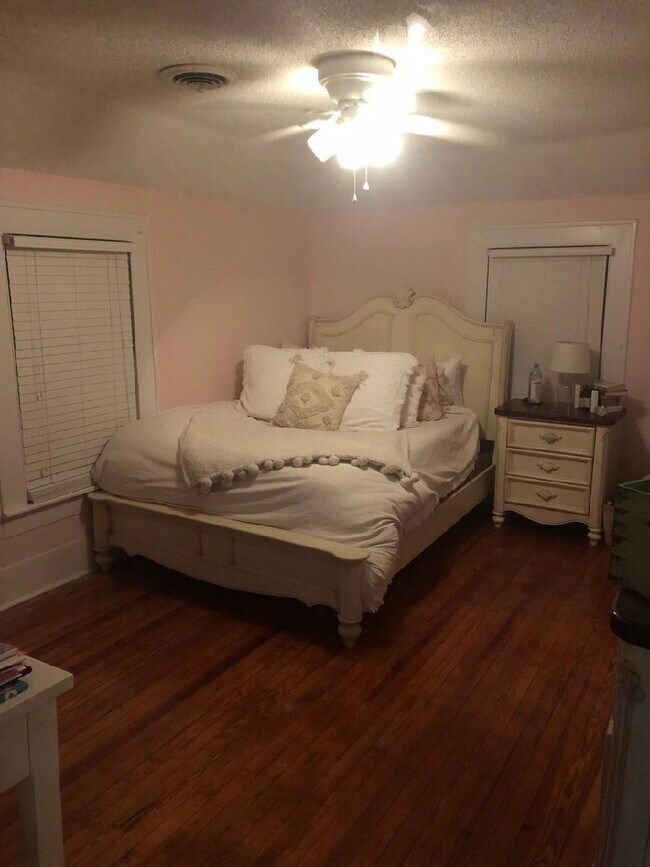 Bedroom 1 - 302 S Summit St Unit A