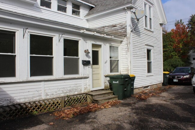 Photo - 207 Gilford Ave Apartamento Unidad B