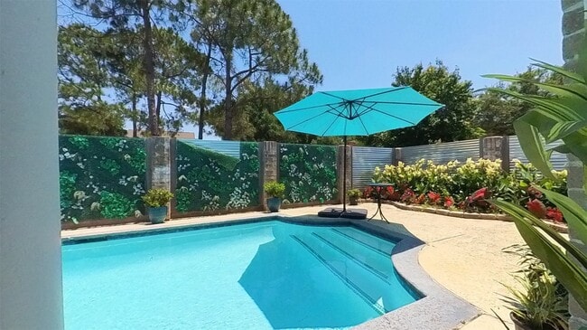 Building Photo - 3339 Country Club Blvd