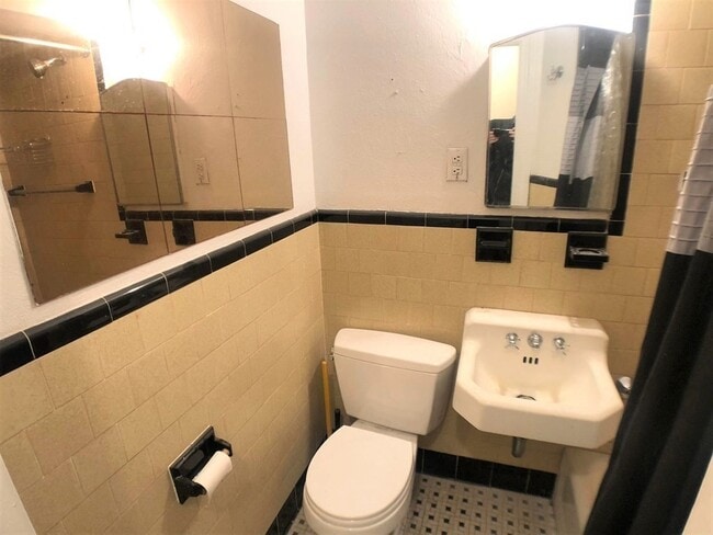 Photo - 107 Beacon St Unidad 2