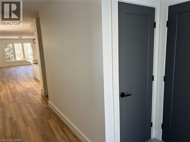 Photo - 70 Leamon St