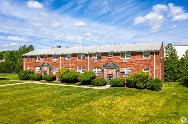 Building Photo - 1570 Willard Ave Rental