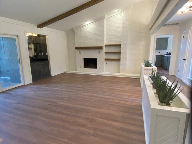 1 Mockingbird Ct