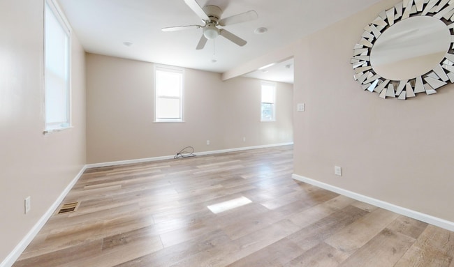 Photo - 8008 Algon Ave