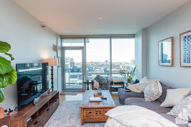 Photo - 125 S Green St Unit 1 bed