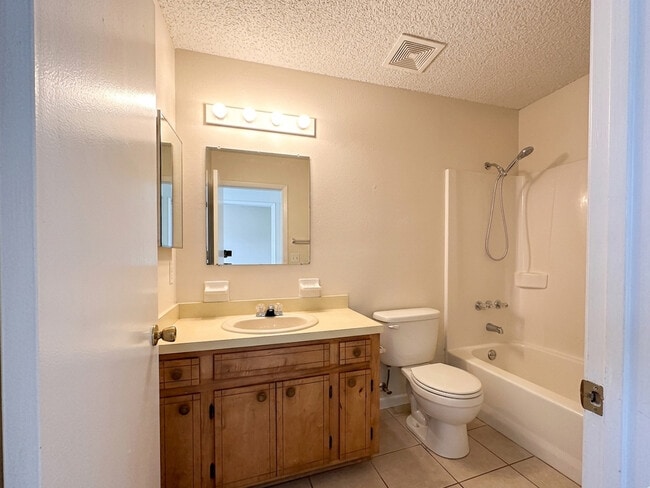 Photo - 517 S 61st Ave