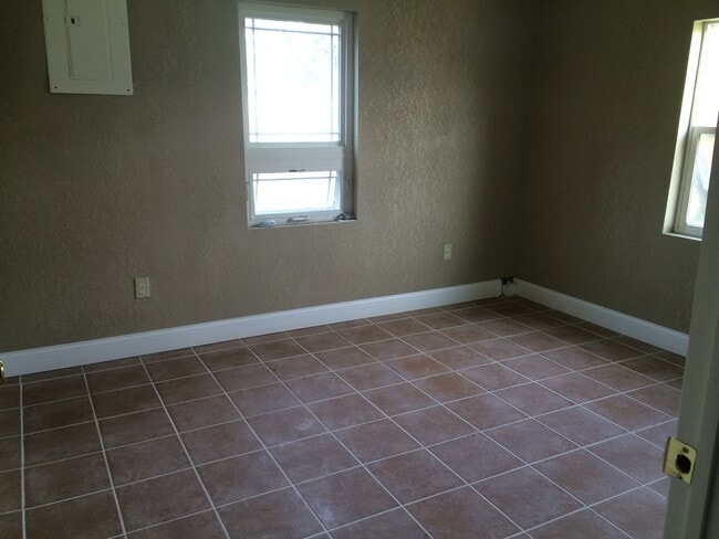 Photo - 313 Todds Ferry Rd