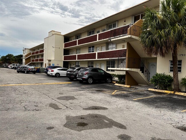 Building Photo - 1790 79th Street Causeway Unit B307