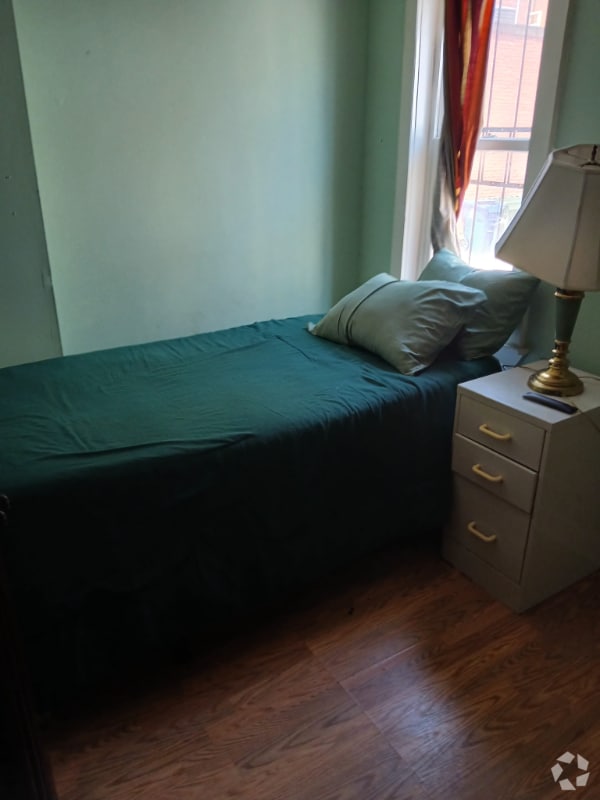 Building Photo - 2115 W Fayette St Rental