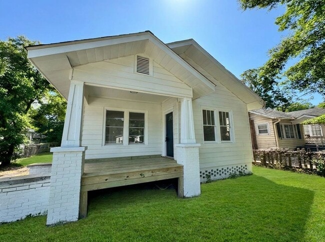 Building Photo - 3 Bedroom Single Family House 611 DIP in Mobile, AL 36606
