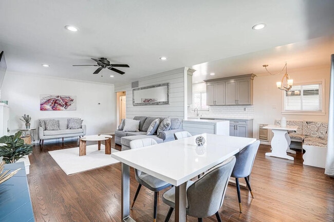 Building Photo - 1338 Thais Ln Unit ID1305124P